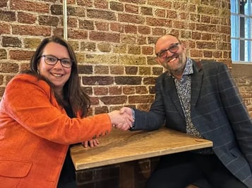 Left to Right: Pamela Napier, senior manager of cloud UK, Veeam and Richard May, CEO of virtualDCS.